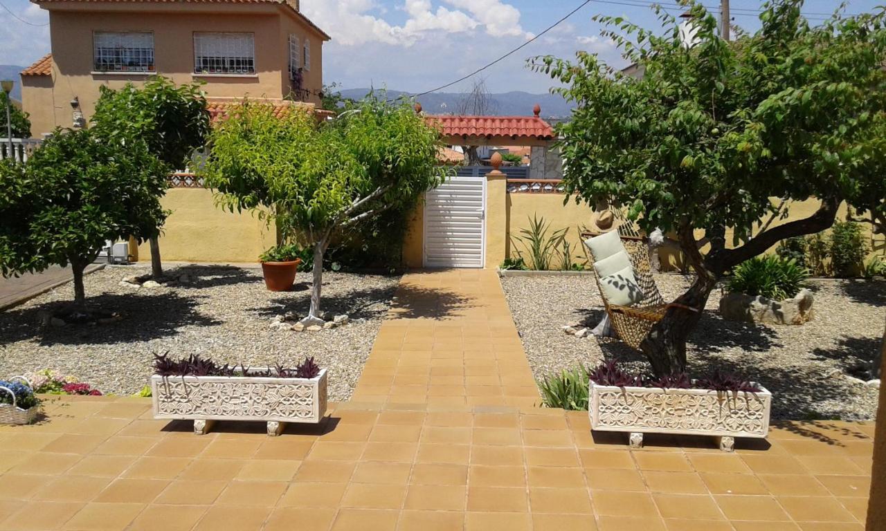 Chalet Vacacional Con Piscina Privada Y Barbacoa Tarragona Exteriör bild